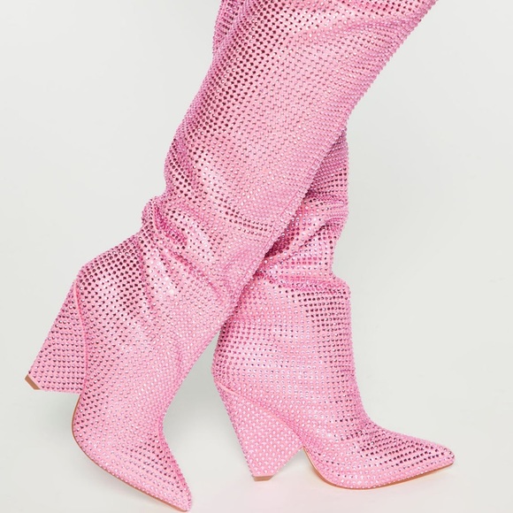 MATERIAL GIRL! - Picture 5 of 8